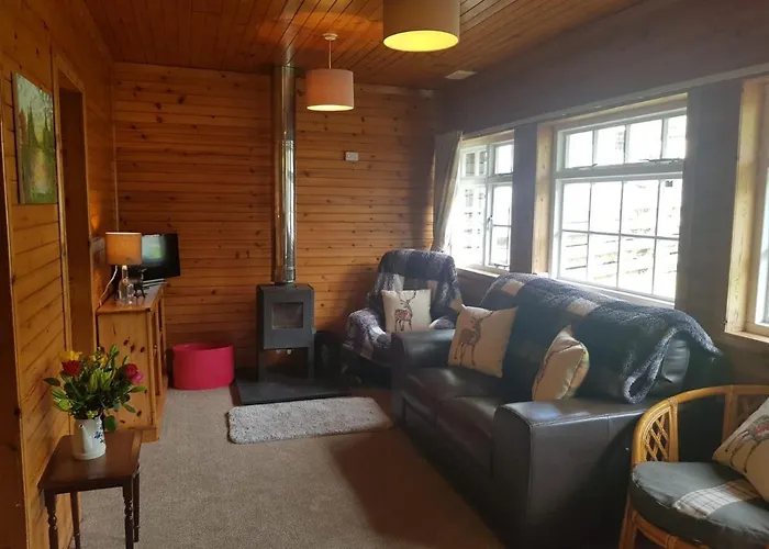 Pine Cabin, Strathyre. A Cosy Escape From It All.