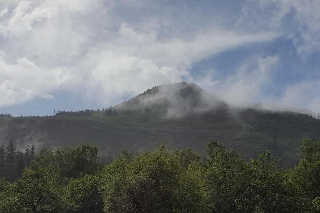 Pine Cabin, Strathyre. A Cosy Escape From It All. Strathyre