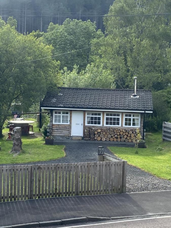 Pine Cabin, Strathyre. A Cosy Escape From It All. *